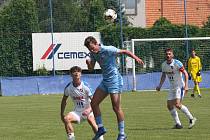 Fotbalisté Slovácka B (modré dresy) ve 30. kole MSFL přehráli juniorku Baníku Ostrava 5:1.