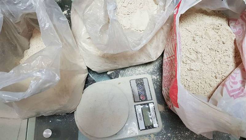 Jednadvacetiletá Hradišťanka Tereza H. chtěla z Pákistánu propašovat devět kilogramů heroinu.