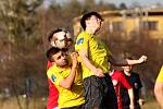 Fotbalisté Uherského Brodu (v červených dresech) v 17. kole Fortuna MSFL remizovali s Kroměříží 1:1.