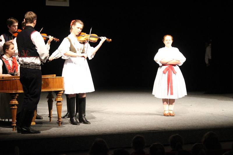 Akademie Gymnázia Uherské Hradiště, která se konala v pondělí 29. února, má už třicetiletou historii. 