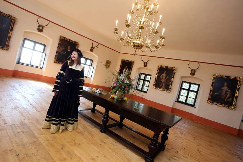 Taneční sál na hradě Buchlově.