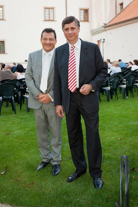 Někdejší premiér České republiky Jan Fischer na zámku v Ořechově.