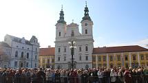 Žehnání svatomartinských vín na Masarykově náměstí v Uherském Hradišti.