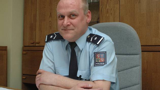 Bohuslav Plachý nosí policejní uniformu čtvrt století.