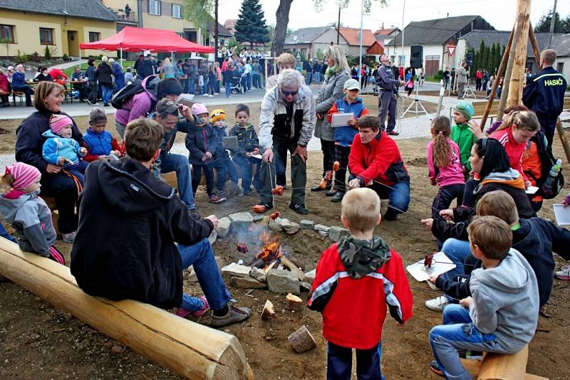 NEZAPOMÍNAJÍ. V Tupesích si připomenuli 70 let od skončení II. světové války.