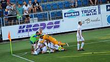 Fotbalisté Slovácka /v bílých dresech/ zvítězili ve 2. kole FORTUNA:LIGY nad Baníkem Ostrava 2:1