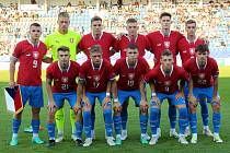 Čeští fotbalisté do 21 let (červené dresy) se ve čtvrtek v Uherském Hradišti utkali se sousedním Slovenskem.