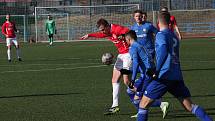 Fotbalisté Uherského Brodu (červené dresy) v 19. kole MSFL podlehli doma na Lapači Otrokovicím 2:3.