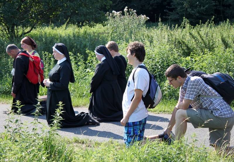 Desítky kilometrů měli za sebou věřící poutníci, kteří dorazili v sobotu dopoledne na Velehrad.