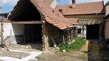 Přes dva miliony korun mají vyjít opravy lidového domu v centru Šumicích, který obec chce využívat pro veřejné a kulturní akce.