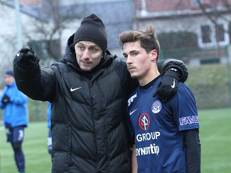 Trenér fotbalistů Slovácka Michal Kordula je se zimní přípravou zatím spokojený. Chválí mladíky Matouše Trmala a Michala Kohúta.