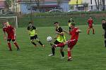 Fotbalisté Jalubí (žlutočerné dresy) v semifinále Poháru OFS Jarošovský pivovar zdolali Nedakonice 3:0.