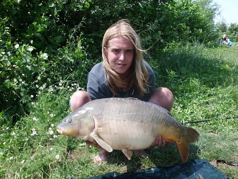 Soutěžní číslo 21. Jaroslav Foltýn, kapr, 88 cm, 13,5 kg.