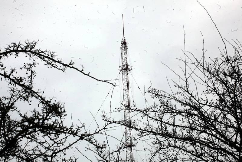 Dlouhovlnný vysílač Topolná je jediný svého druhu v České republice. V době své největší slávy zásoboval rozhlasovým vysíláním celé Československo.