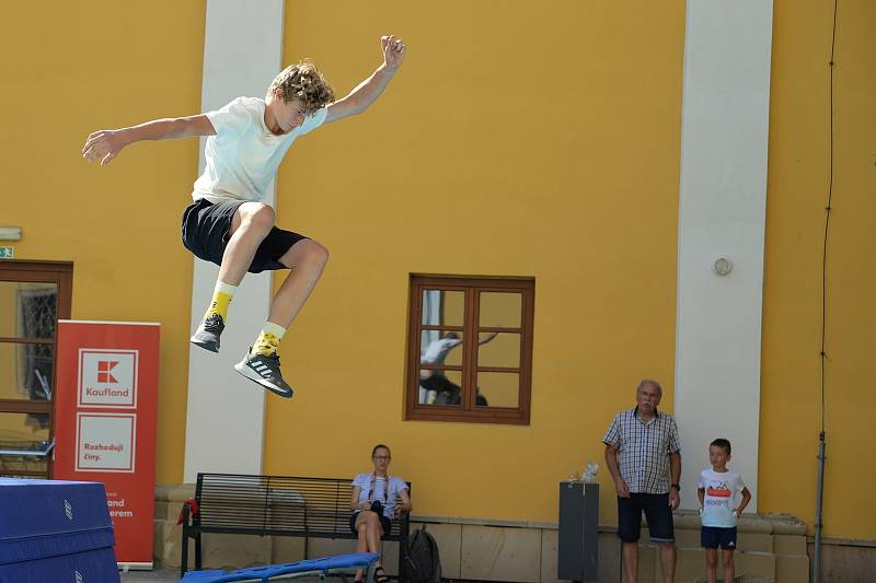 První den Slováckého léta byl na programu také Street dance, parkur a Streetball.