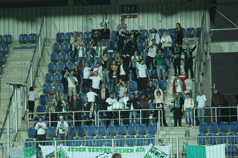 1. FC Slovácko - MFK Karviná (ve žlutém)