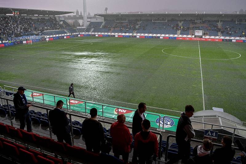 Finále českého fotbalového poháru MOL Cupu: 1. FC Slovácko - FC Sparta Praha, 4. května 2022 v Uherském Hradišti. Celkový pohled na stadion před utkáním.