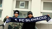 Fotbalisté Slovácko (bílé dresy) se v 15. kole FORTUNA:LIGY utkali s pražskou Spartu. Šlágr sledoval vyprodaný stadion.