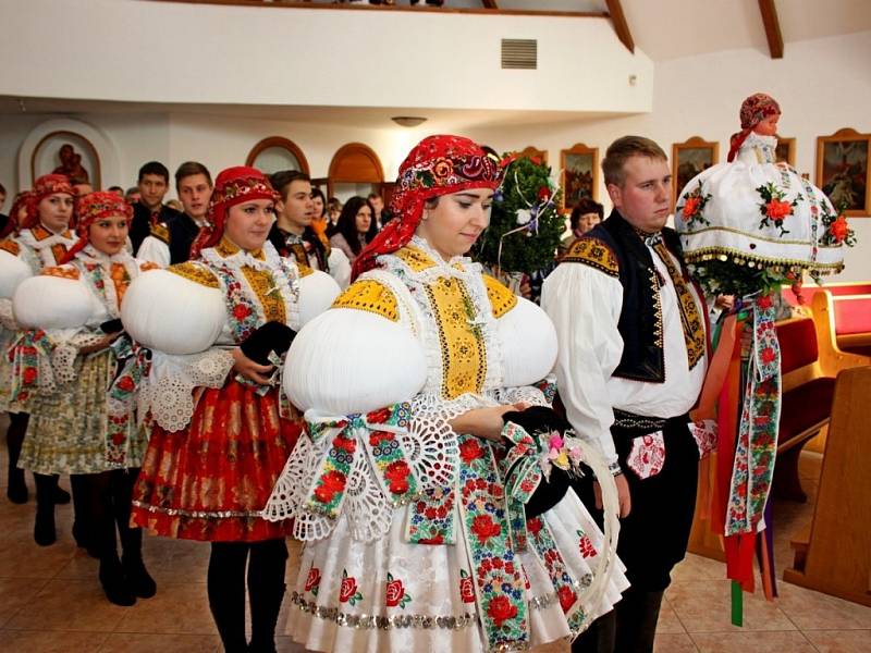 Krásné a slunečné počasí provázelo hody s právem v Nedachlebicích.