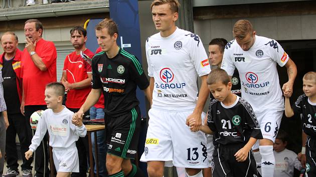 Mladý stoper ligových fotbalistů Slovácka Tomáš Břečka se těší na derby s Brnem. Foto: Deník/Stanislav Dufka