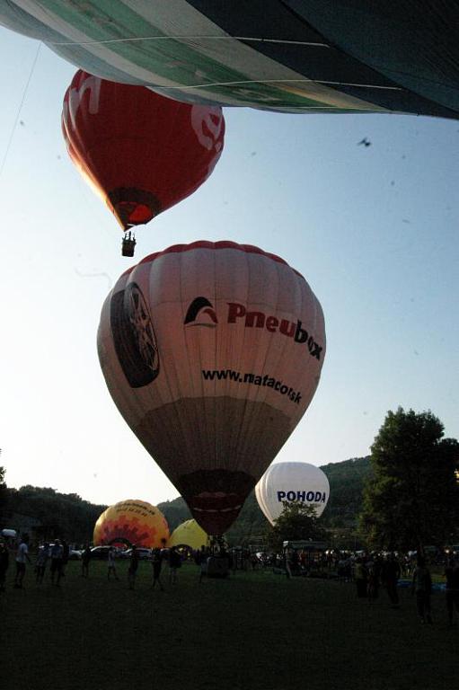 Nad Slováckem létají balony z Rakouska i Slovinska - Slovácký deník