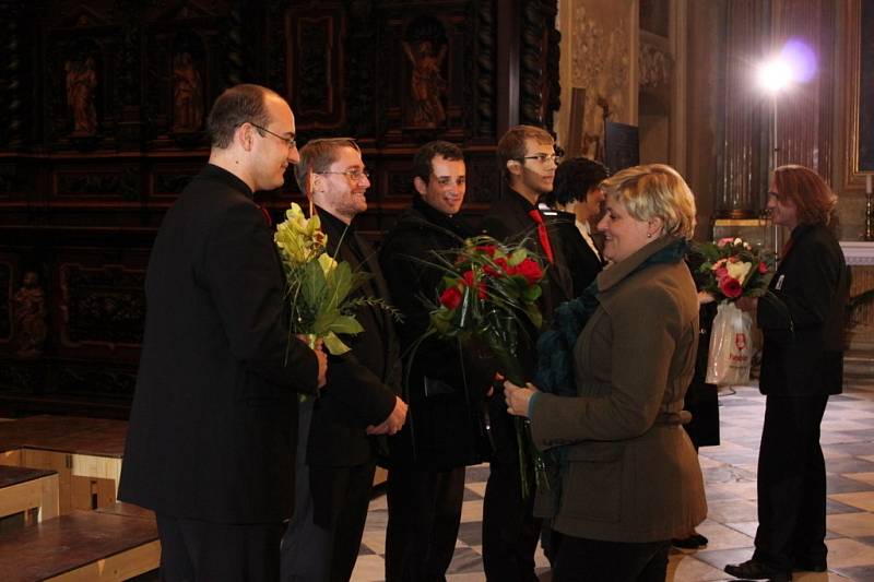 Píseň Hospodine, pomiluj ny, od Otty Alberta Tichého, v podání 80 zpěvaček a zpěváků z Česka, Slovenska a Polska, byla klíčem galakoncertu, který se uskutečnil v bazilice Nanebevzetí Panny Marie a sv. Cyrila a Metoděje ve Velehradě. 