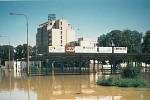 Povodeň v červenci 1997 v Uh. Hradišti. Autobusové nádraží.