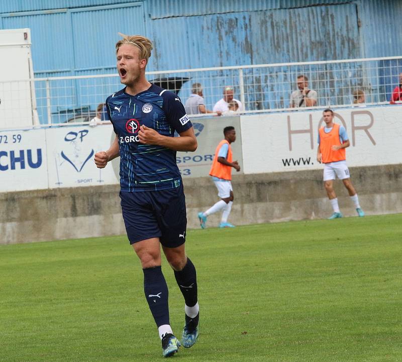 Fotbalisté Slovácka (modré dresy) zdolali v přípravě druholigový Vyškov 2:0.