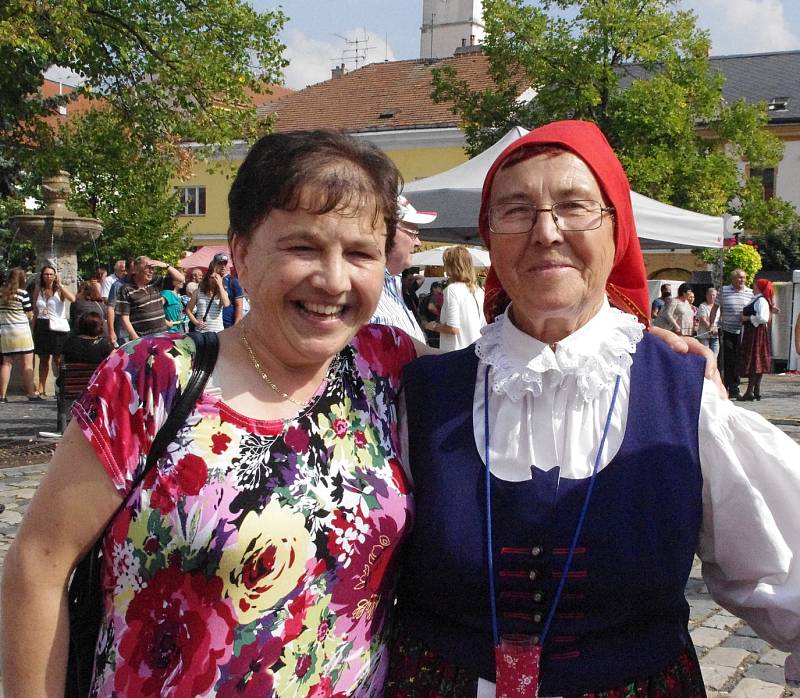 Východní Slovácko v Hradišti na Slováckých slavnostech vína a otevřených památek obsadilo místo Brodu Mariánské náměstí. Potřetí za sebou