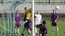 Gólman Ostrožské Lhoty Zbyněk Šicha inkasoval v Jarošově pouze jednou a jeho mužstvo si nakonec odvezlo cennou výhru 3:1.  