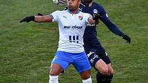 FC Baník Ostrava - FC Slovácko, (zleva) Dyjan Carlos De Azevedo z Ostravy a Marek Havlík ze Slovácka.