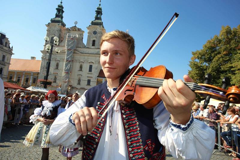 Slavnosti vína 2016 v Uherském Hradišti. Slavnostní průvod.