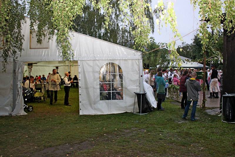 Na Modré se v sobotu uskutečnil 20. ročník Modřanského vinobraní. A stál za to.