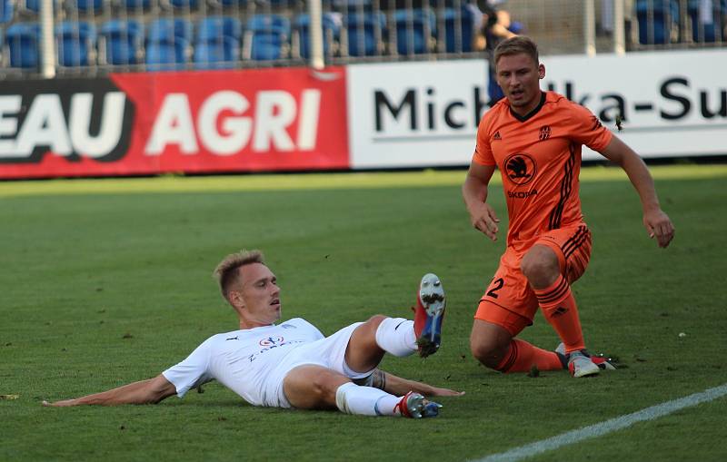 Fotbalisté Slovácka (v bílých dresech) v 8. kole FORTUNA:LIGY hostili Mladou Boleslav.