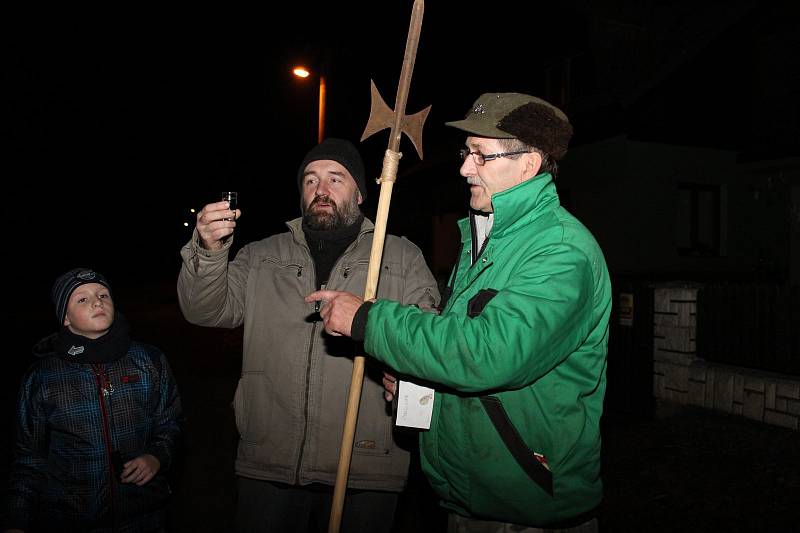 STRÁŽCE POKOJE. Jankovičtí obnovili před dvěma roky funkci ponocného. Ale jen na jeden večer v roce.