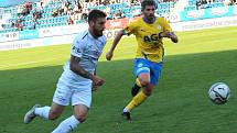 Fotbalisté Slovácko (v bílých dresech) v sobotním odpoledním zápase porazili Teplice 3:2.