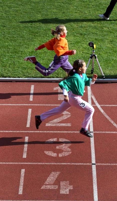 Kinderiáda na atletickém stadionu v Uherském Hradišti.