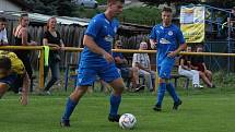 Fotbalisté Starého Města (žluté dresy) zdolali ve šlágru 4. kola I. B třídy sk. C domácí Ořechov 4:0.