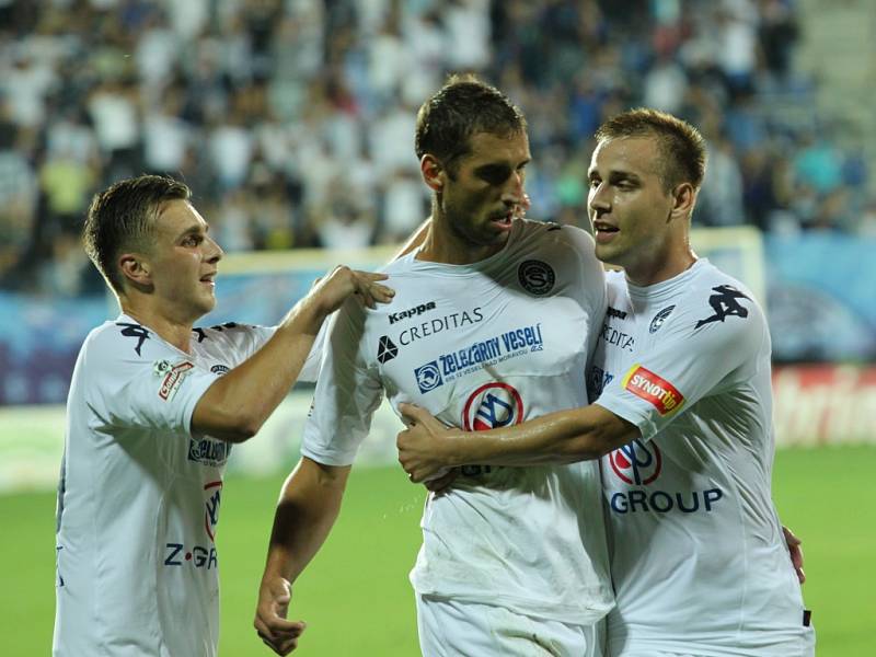 Tadost po gólu na 2:1, zleva Marián Kovář, Libor Došek a Petr Reinberk.  