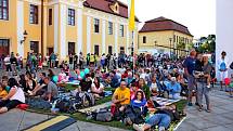 KONCERT. V průběhu Večera lidí dobré vůle vládla na západním nádvoří před velehradskou bazilikou nádherná, upřímná a pravdivá atmosféra.