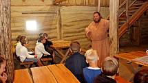 Archeoskanzen na Modré žil po dobu dvou týdnů programem pro školy s názvem Velká Morava.