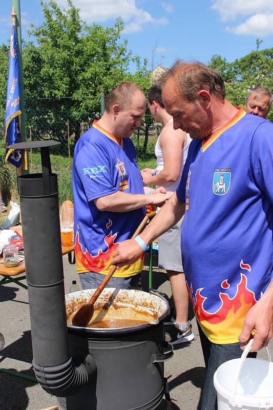 Ve Slavkově vařili guláš s více než 35 kilo masa.