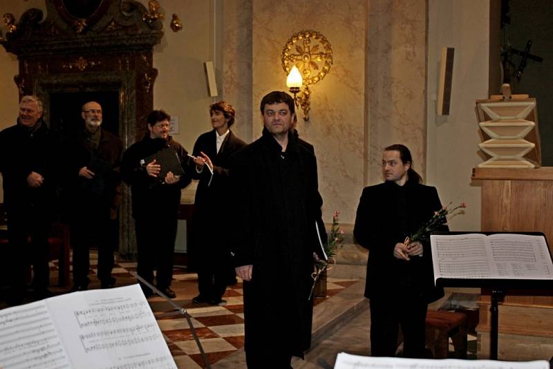 Smíšený pěvecký sbor Canticum Camerale ze Zlína koncertoval v hradišťském kostele sv. Františka xaverského.