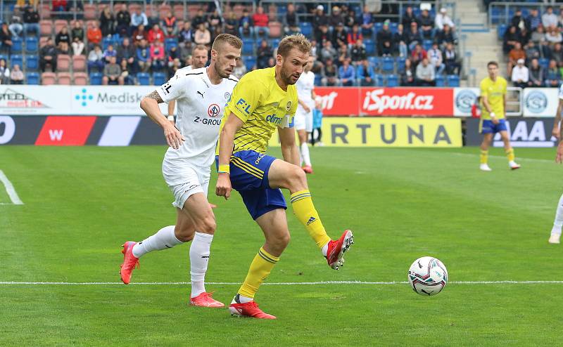 Sobotní derby v Uherském Hradišti opanovalo domácí Slovácko (bílé dresy), které zvítězilo nad Zlínem 3:0.