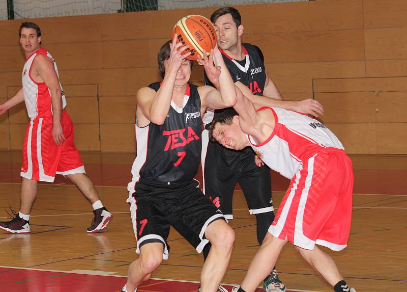 Basketbalisté Spartaku Uherský Brod porazili Teslu Brno 72:57.