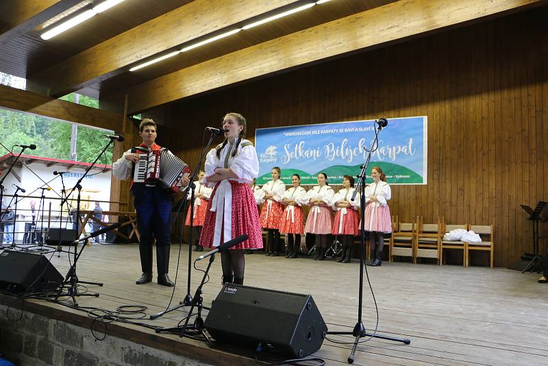 Mikroregion Bílé Karpaty slavil své 10. jubileum ve starohrozenkovském amfiteátru.