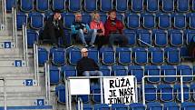 Fotbalistky Slovácka (v bílých dresech) na Městském stadionu Miroslava Valenty zdolaly Horní Heršpice 2:1.