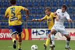 V prvním kole Gambrinus ligy se v sobotu 17. července v Uherském Hradišti utkali fotbalisté domácího FC Slovácka (v bílém) s hosty z FK Teplice.