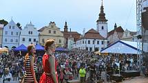 Manažerka Slováckého divadla Jitka Honsová na náměstí v Pelhřimově, kde přebírala cenu za nejoriginálnější rekord.