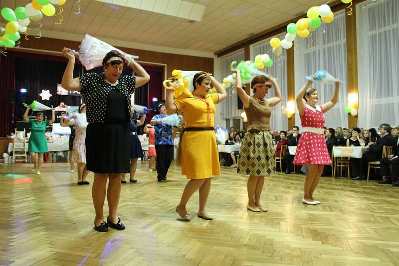 Farní ples v Dolním Němčí
